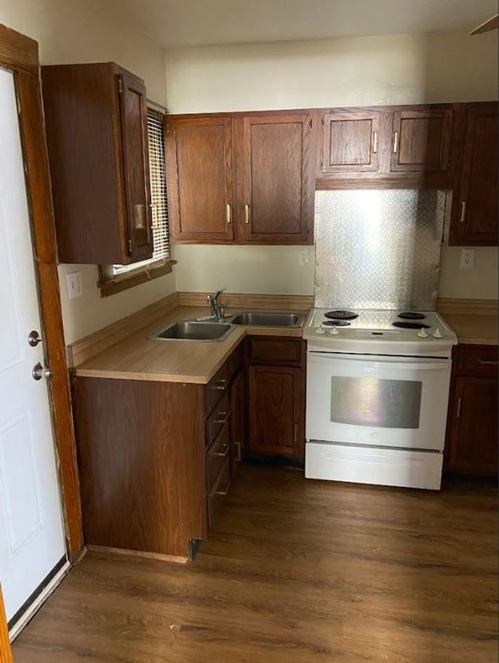 208 Indiana Ave - Photo 7 of 15