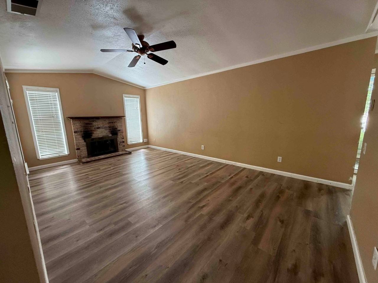 11112 Congo River Ct - Photo 4 of 19