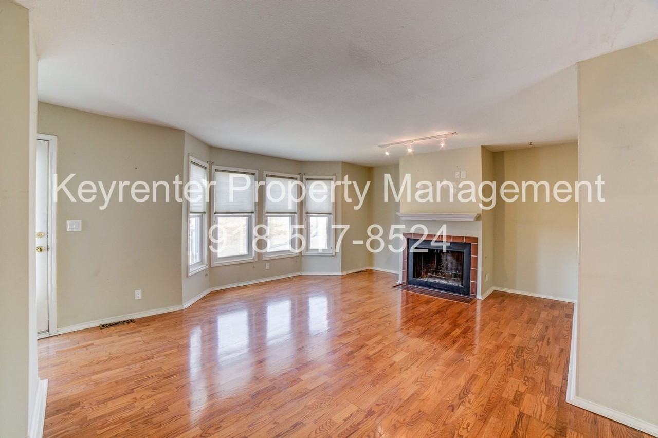 1303 S Lawton Ave #E - Photo 2 of 29