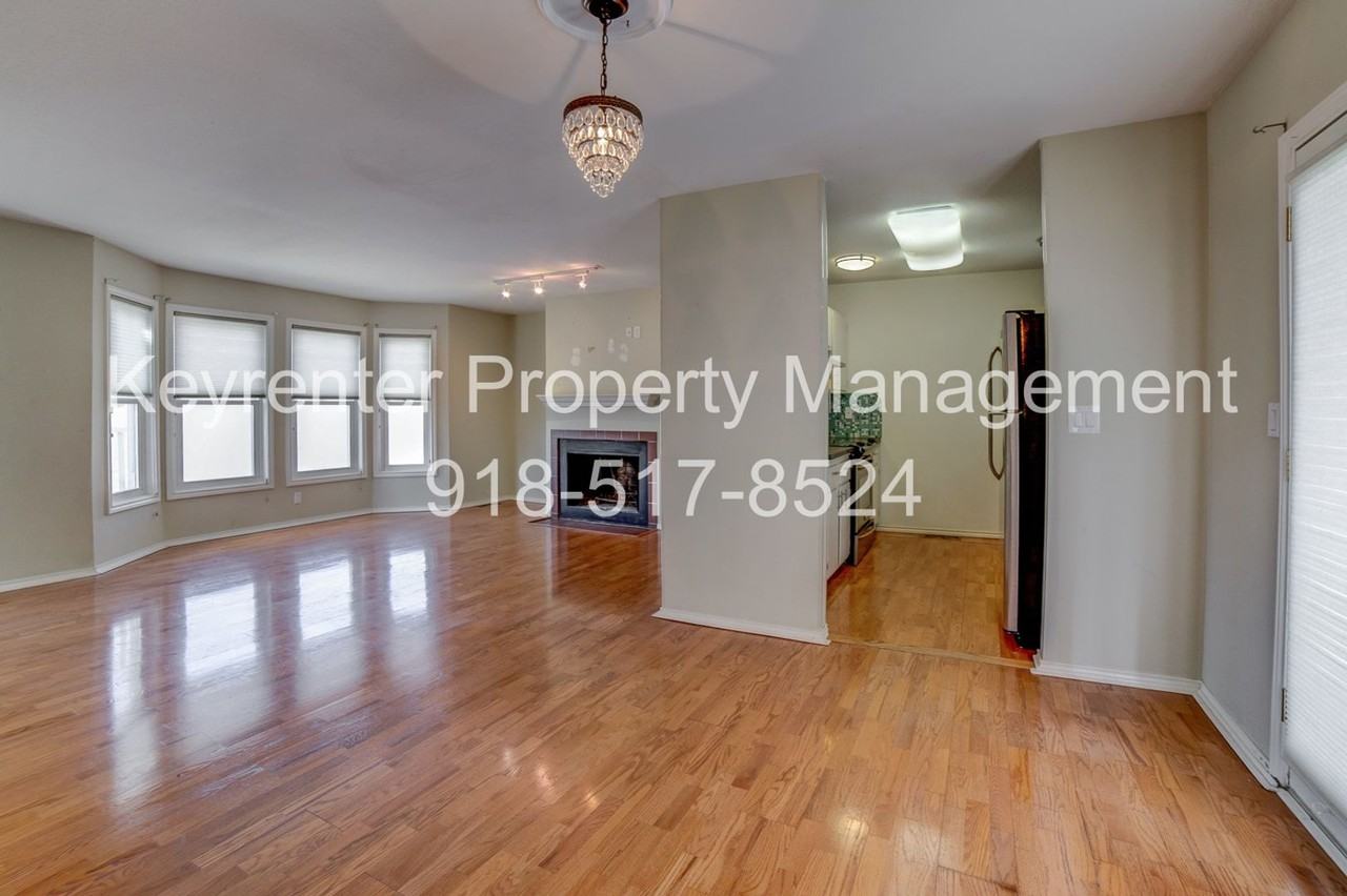 1303 S Lawton Ave #E - Photo 5 of 29
