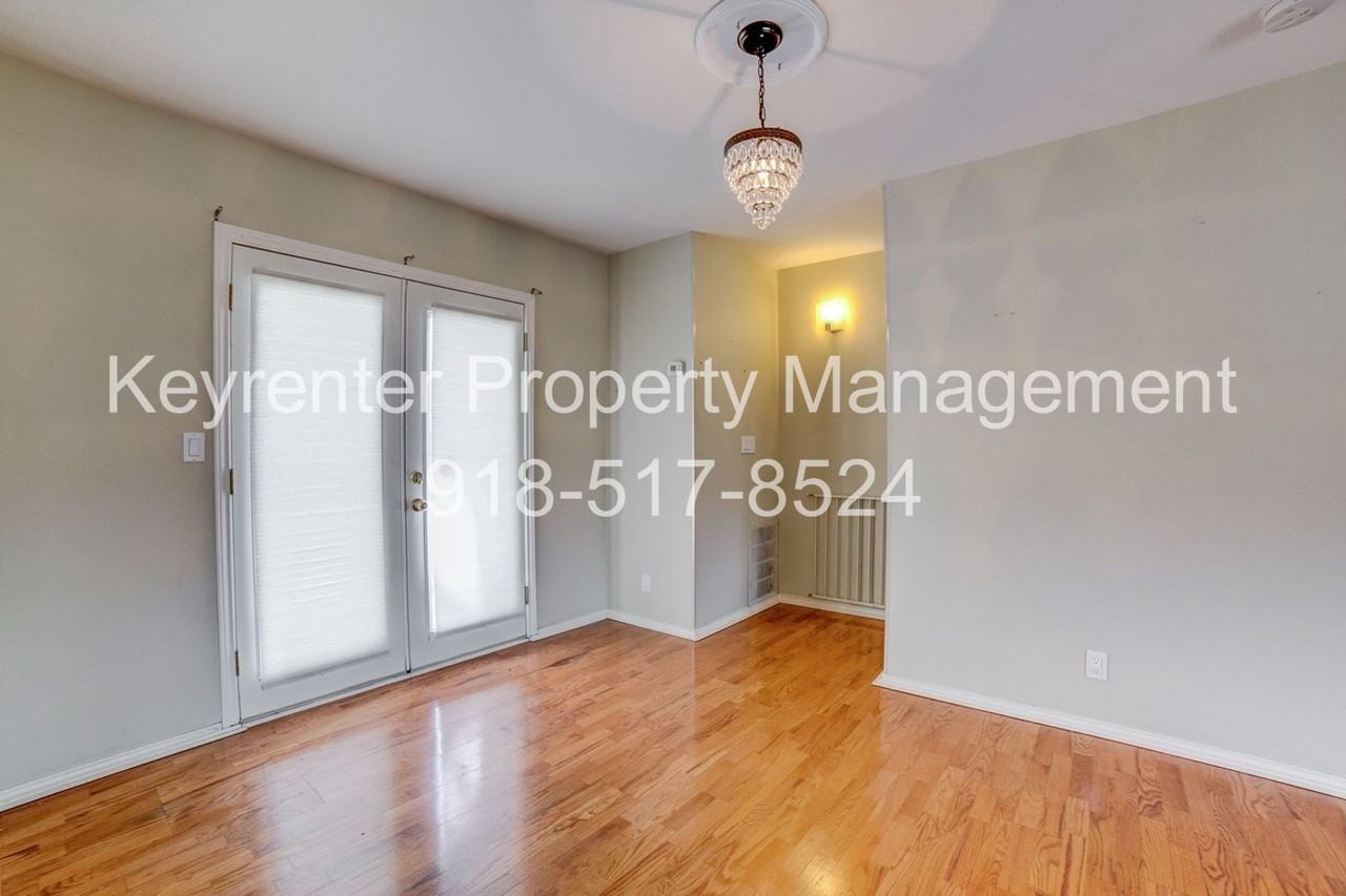 1303 S Lawton Ave #E - Photo 6 of 29