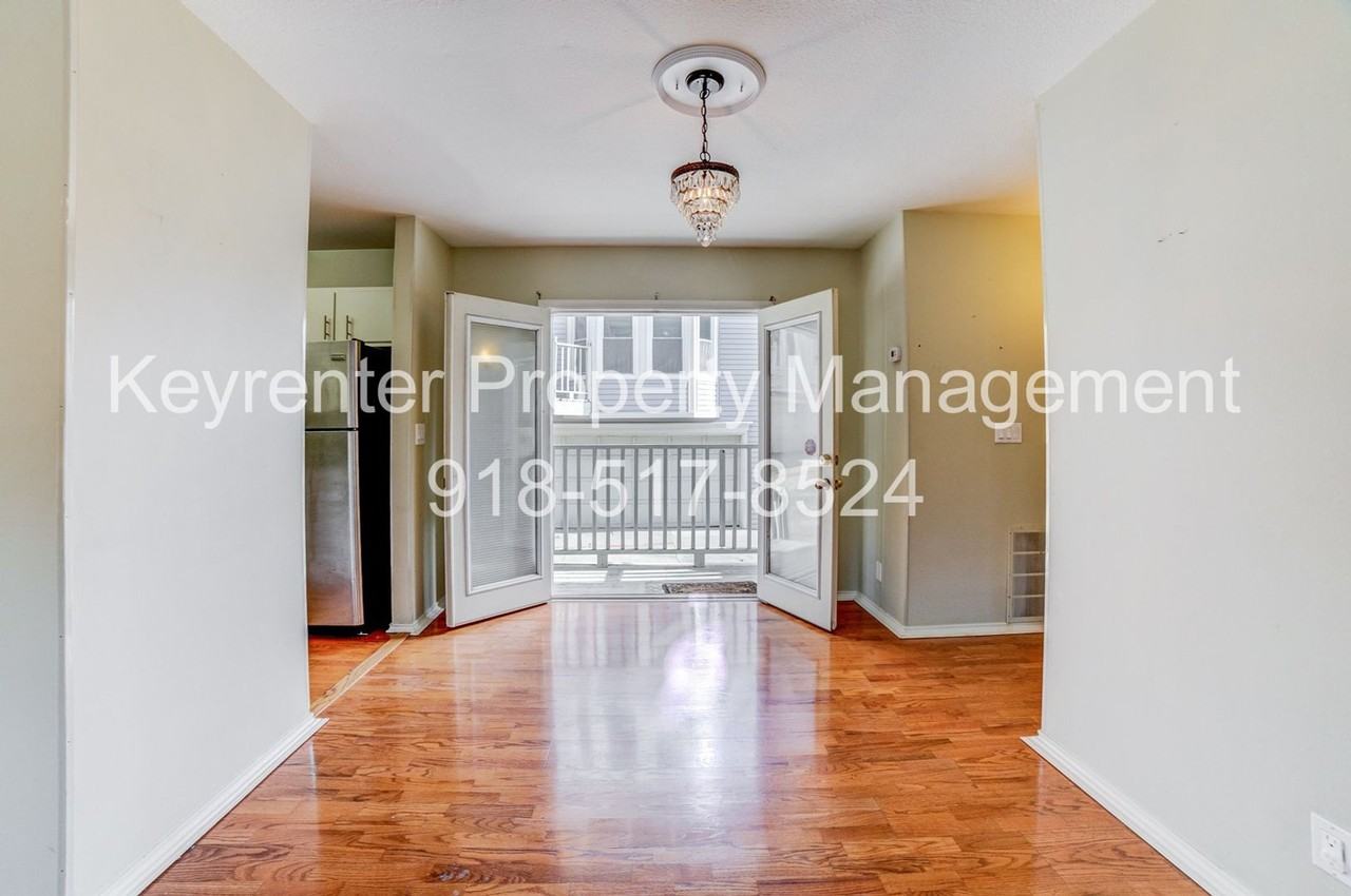 1303 S Lawton Ave #E - Photo 7 of 29