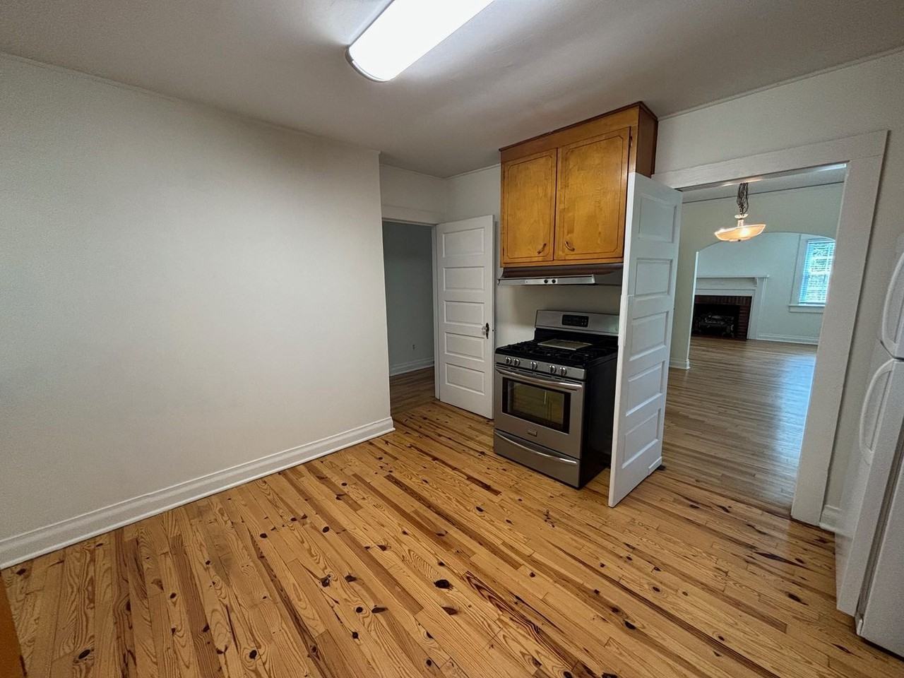 915 Brandon Ave - Photo 6 of 17