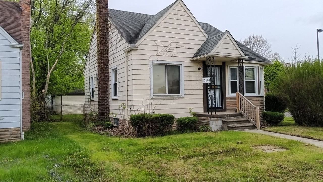 15604 Coram St - Photo 2 of 24