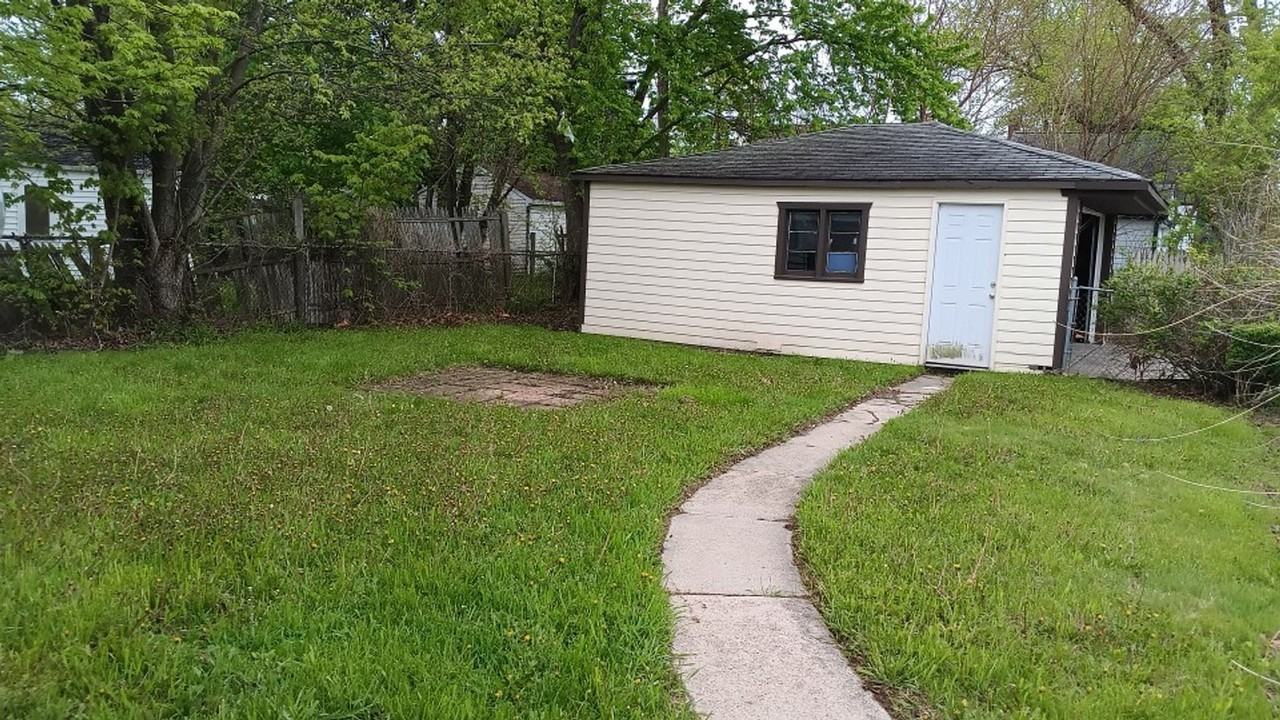 15604 Coram St - Photo 6 of 24