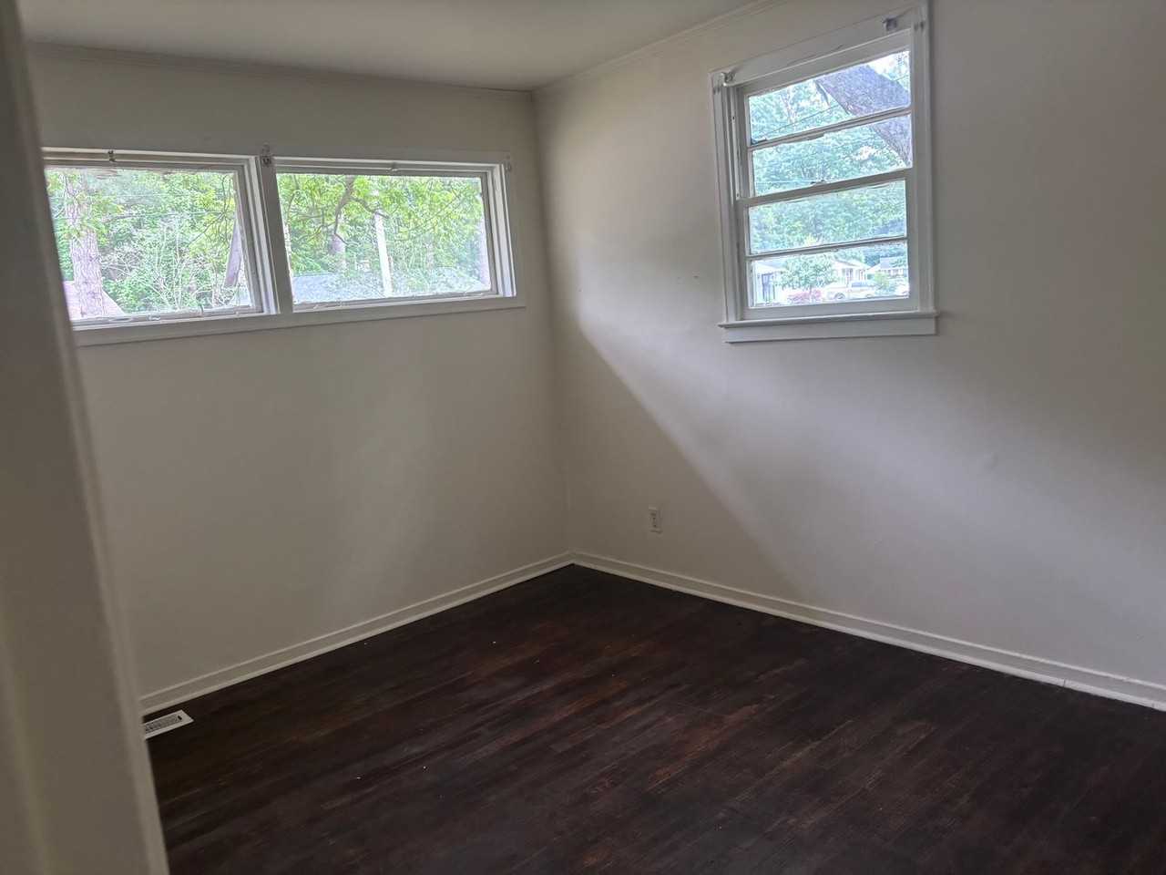 2317 Briarfield Rd - Photo 3 of 7