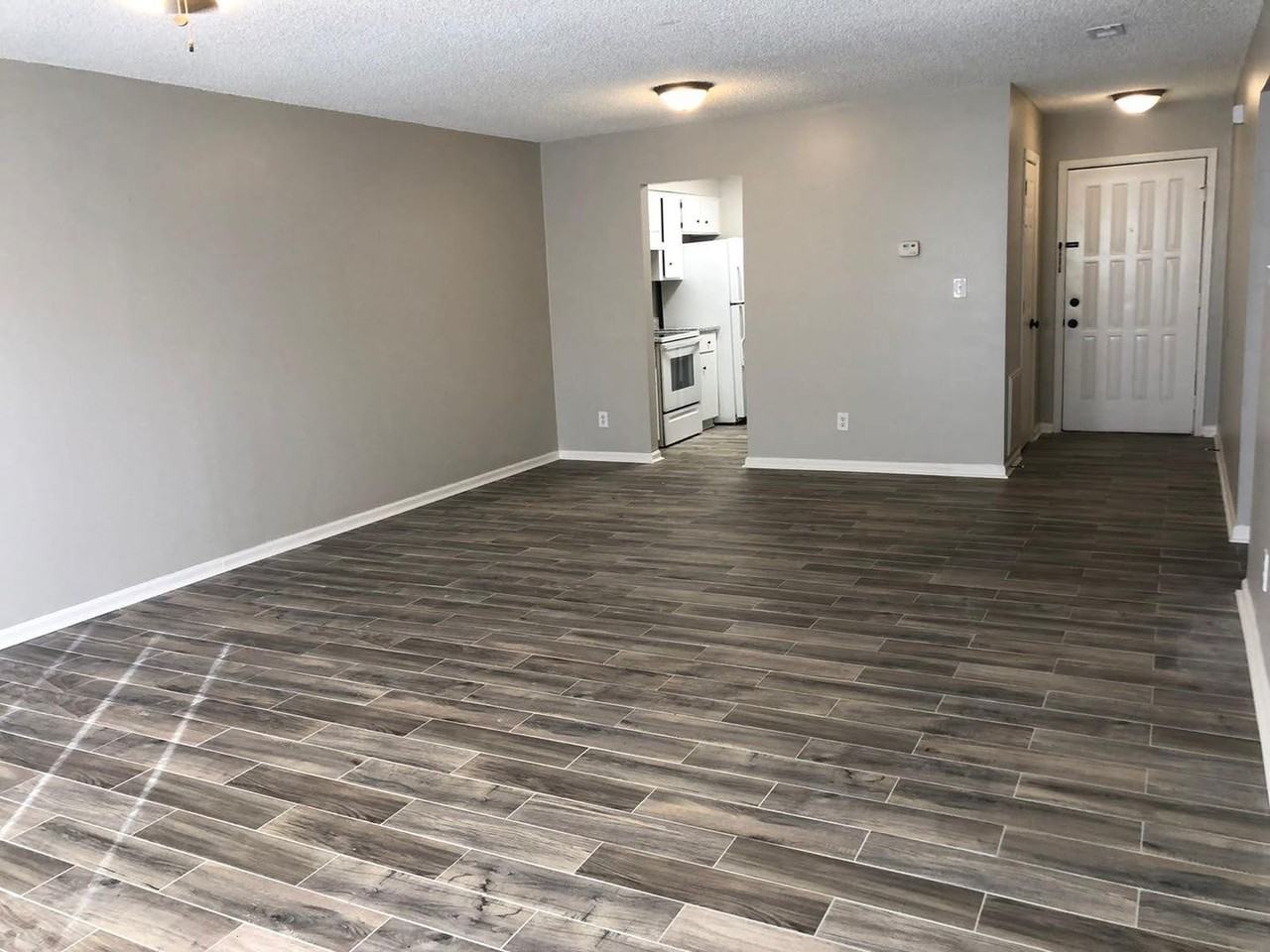 439 Heritage Pl - Photo 2 of 10