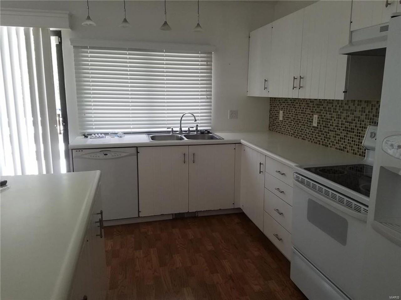 1994 Rule Ave - Photo 2 of 4