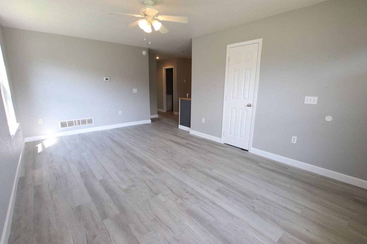 709 Elliott Ln - Photo 5 of 16