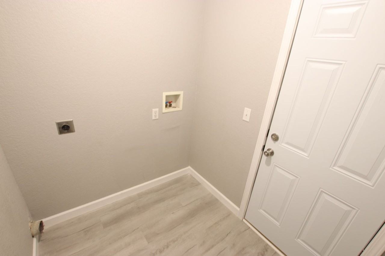 709 Elliott Ln - Photo 7 of 16