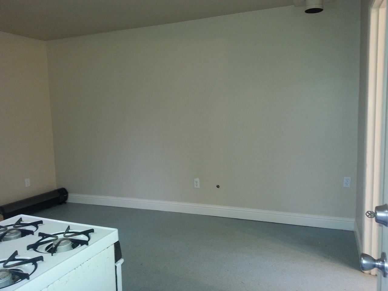 332 W 20th St #B - Photo 4 of 10