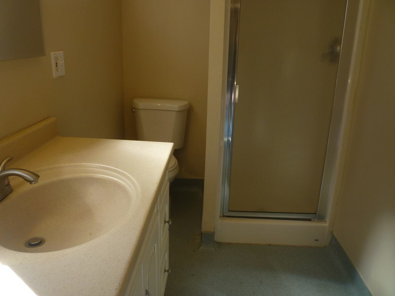 332 W 20th St #B - Photo 5 of 10