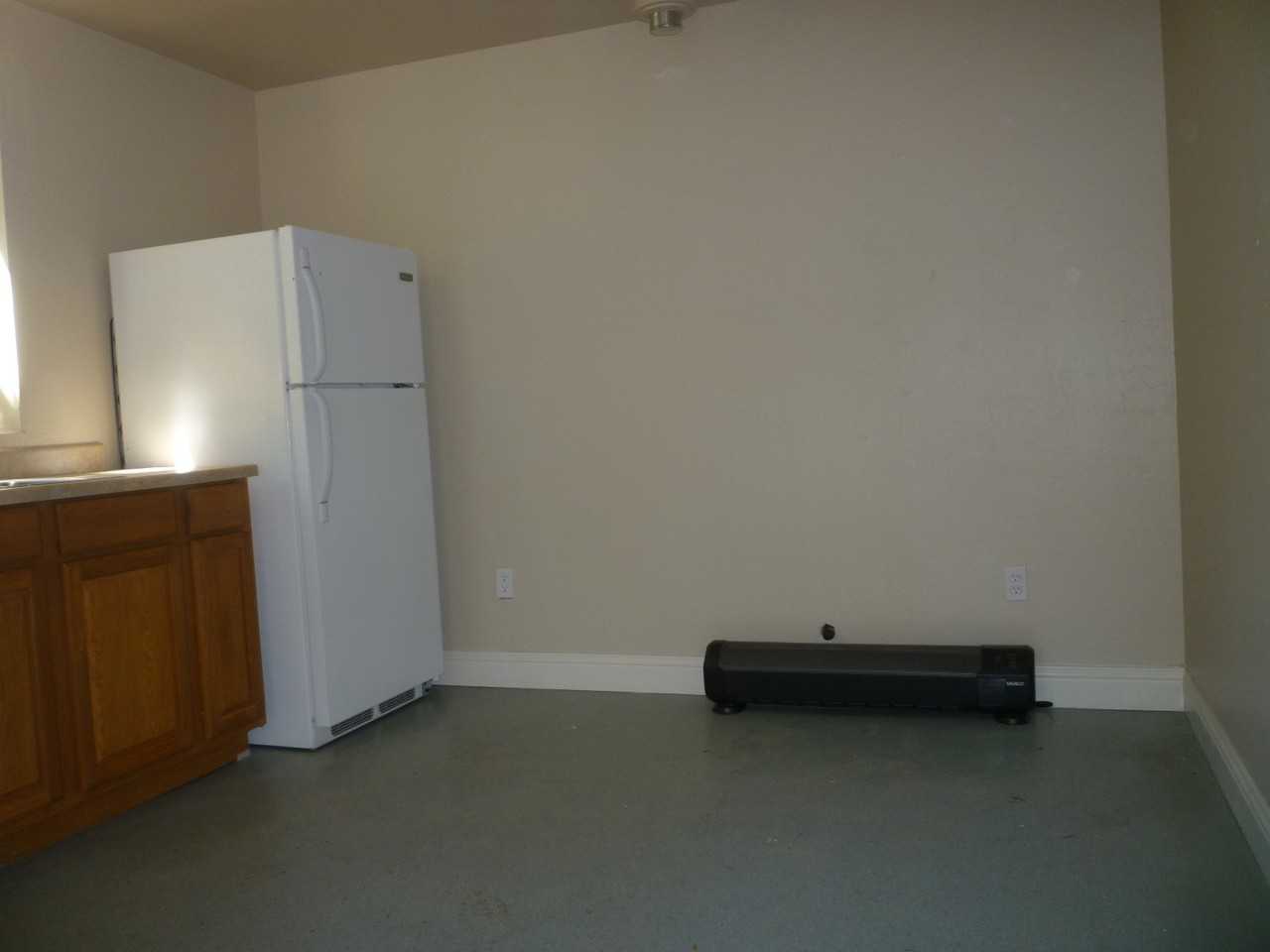 332 W 20th St #B - Photo 6 of 10