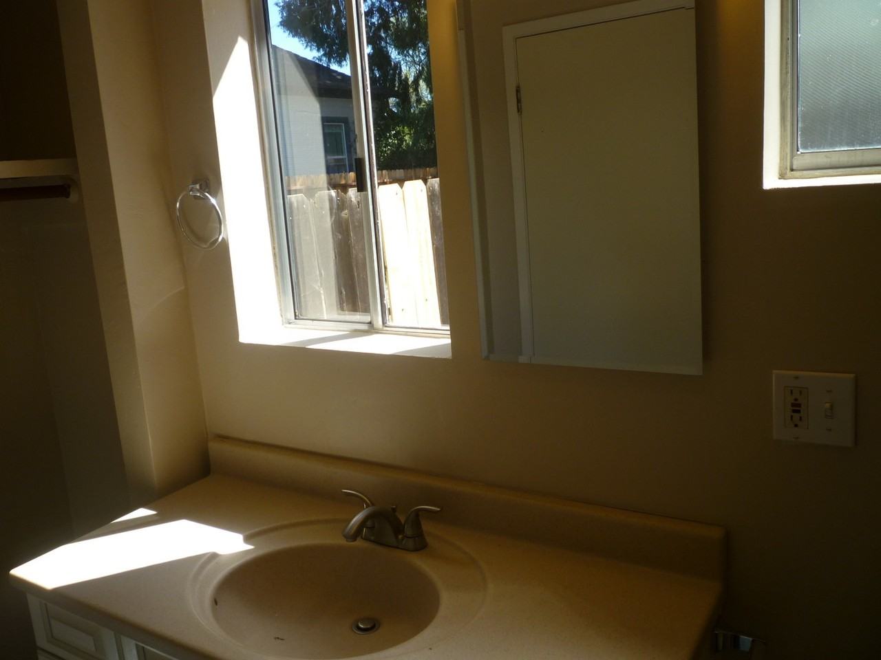 332 W 20th St #B - Photo 7 of 10