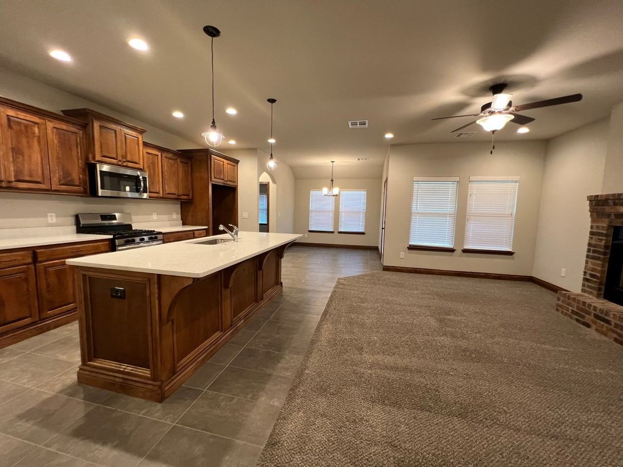 1925 Sara Vista Dr - Photo 2 of 12