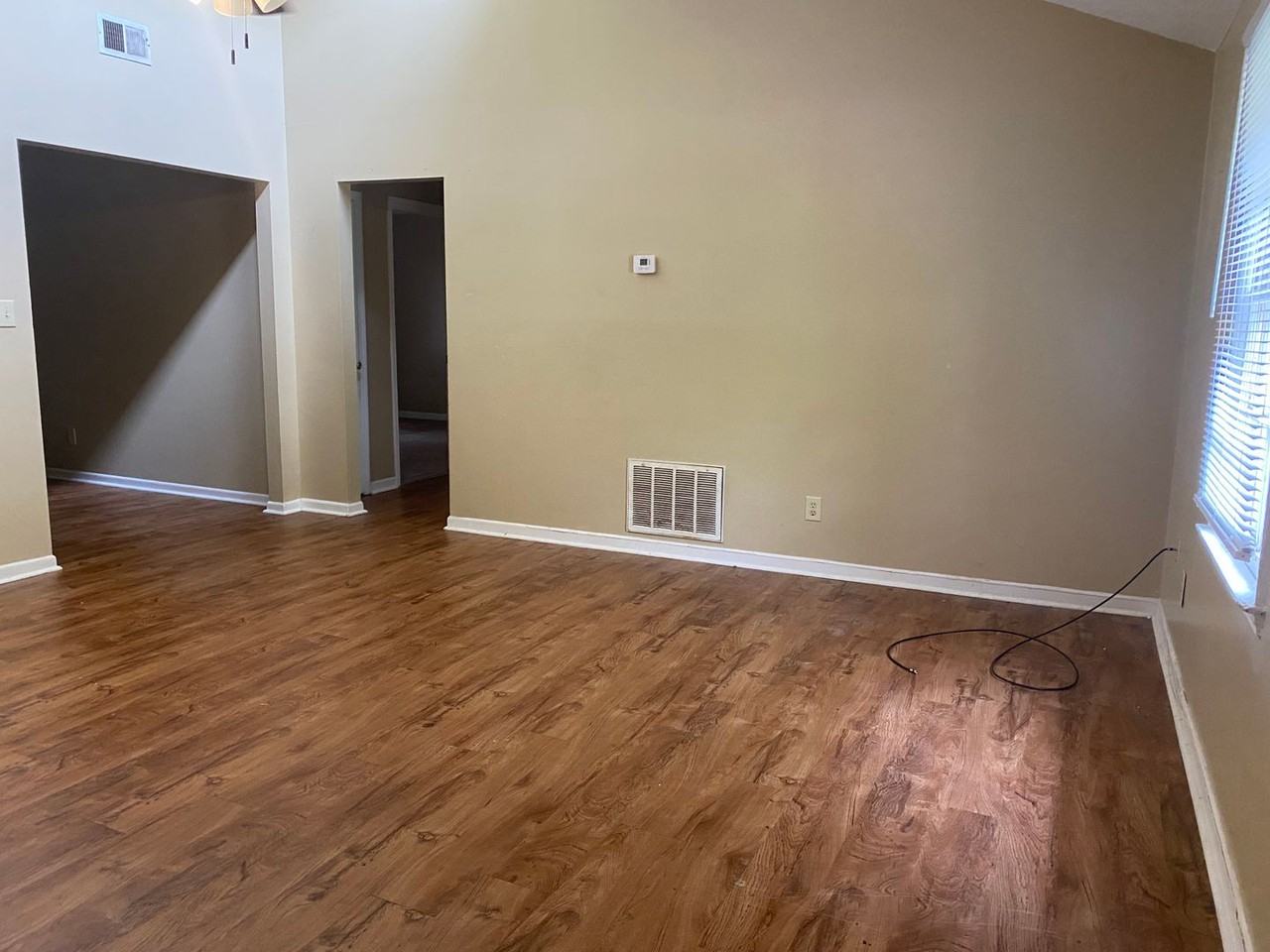 150 Creekwood Dr - Photo 2 of 9