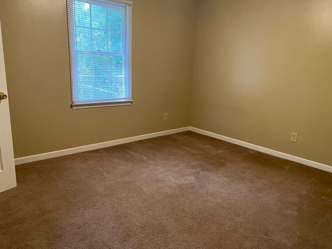 150 Creekwood Dr - Photo 6 of 9