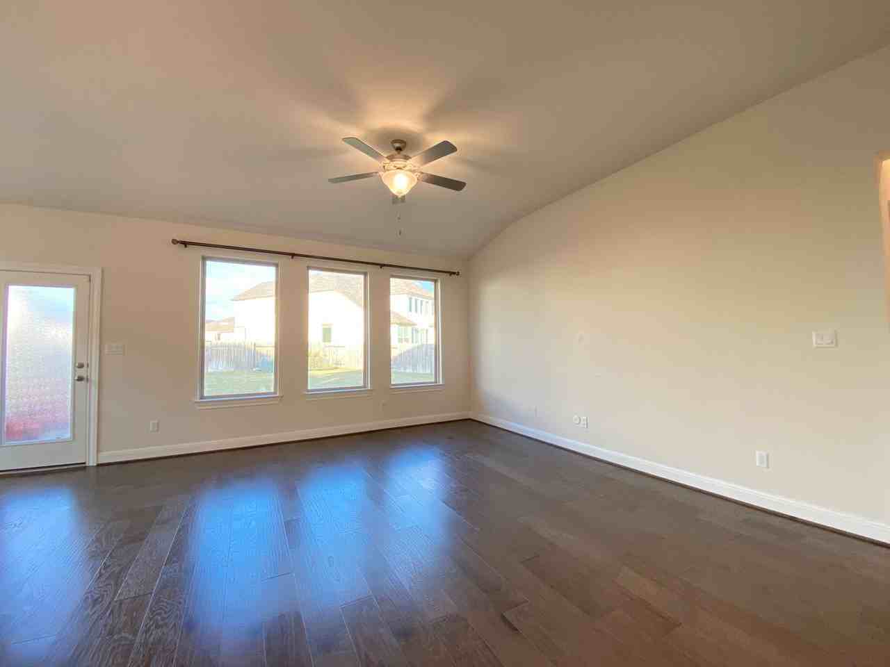 1405 Vista View Dr - Photo 5 of 14