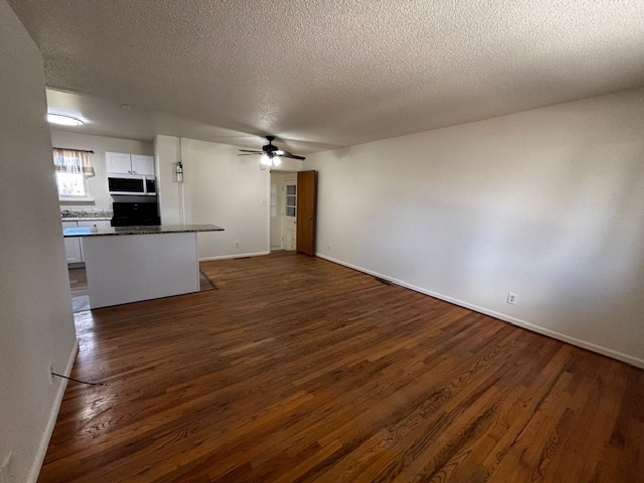 147 Lummis Ct - Photo 2 of 37