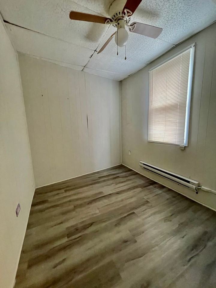 5300 Grays Ave - Photo 3 of 7