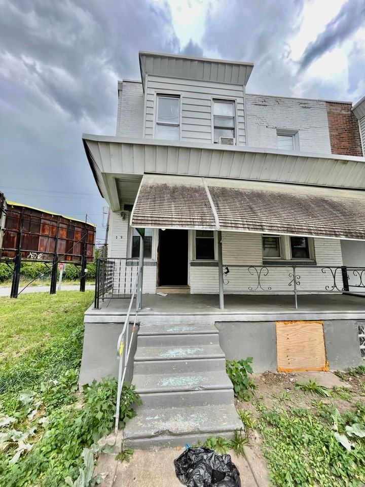 5300 Grays Ave - Photo 7 of 7