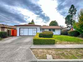 featured image of 3225 Macfadden St