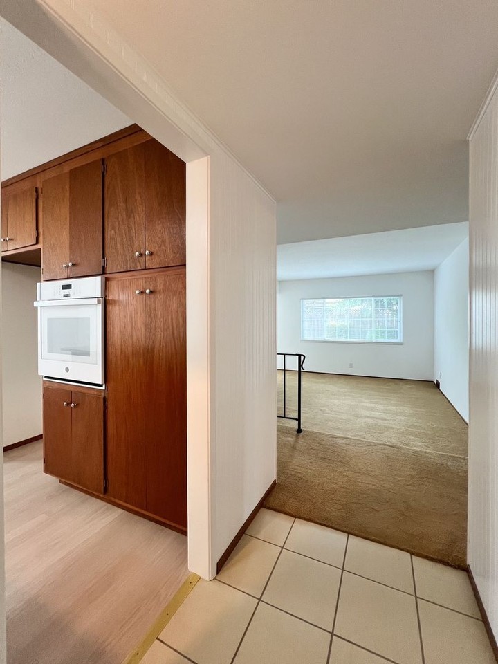 3225 Macfadden St - Photo 3 of 43
