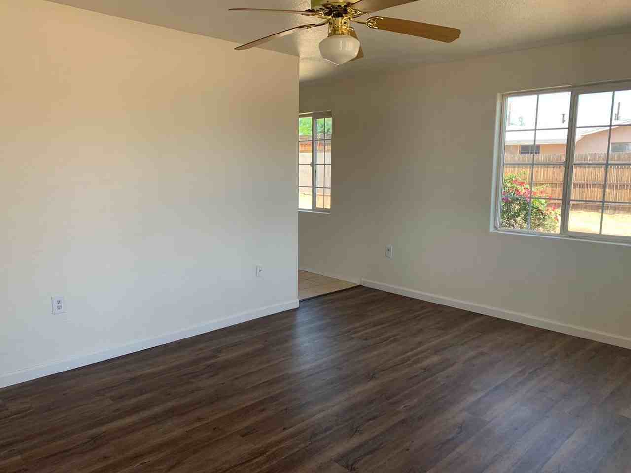 502 N 97th Pl - Photo 2 of 15