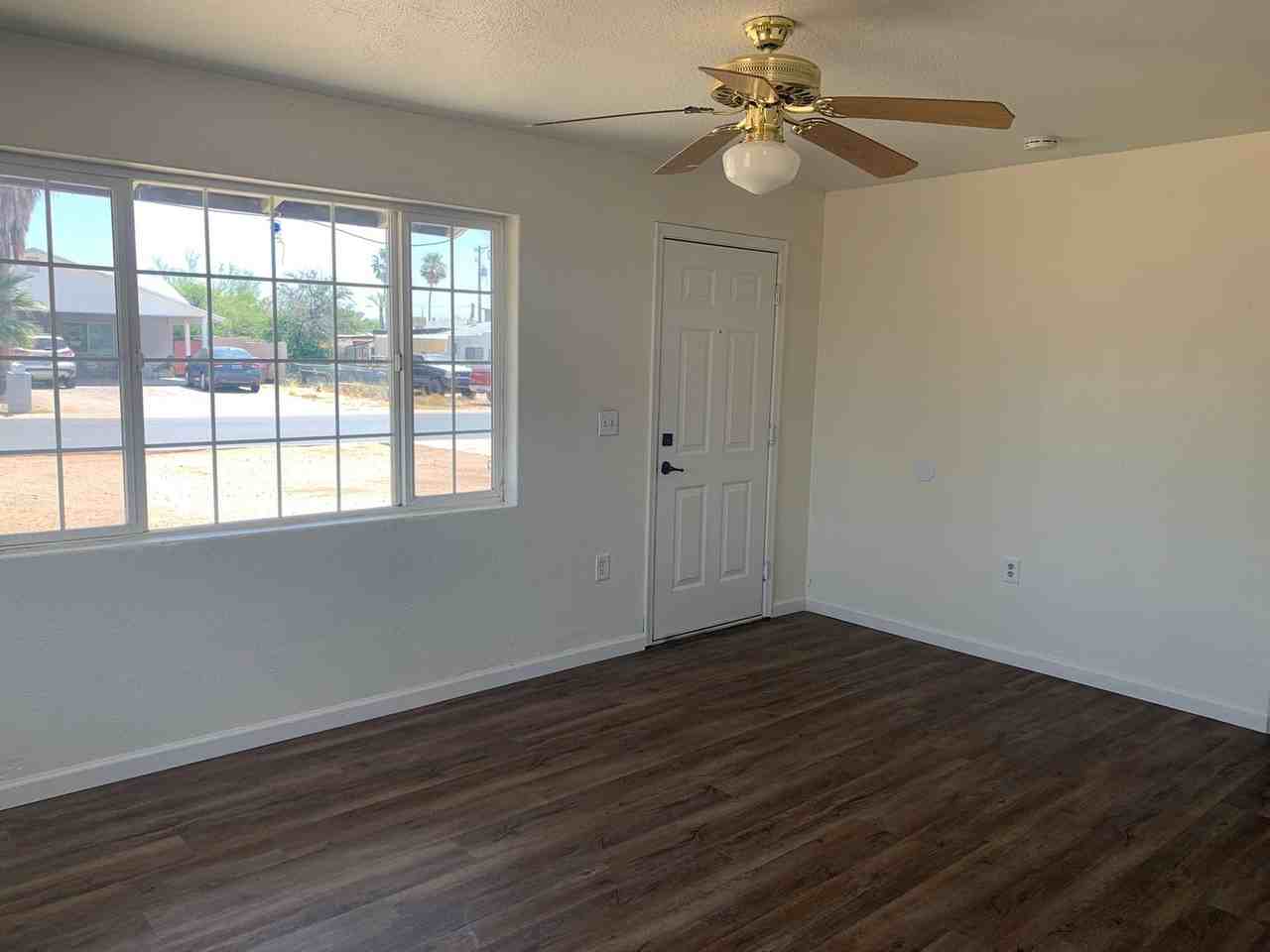 502 N 97th Pl - Photo 3 of 15