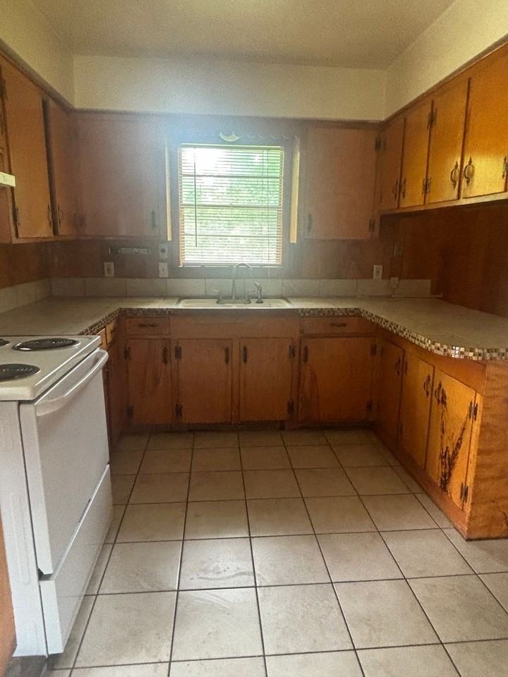 963 Pine Lake Dr - Photo 4 of 11
