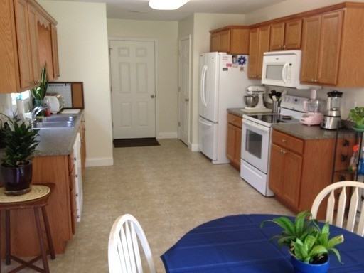 637 Marston Ln - Photo 4 of 15