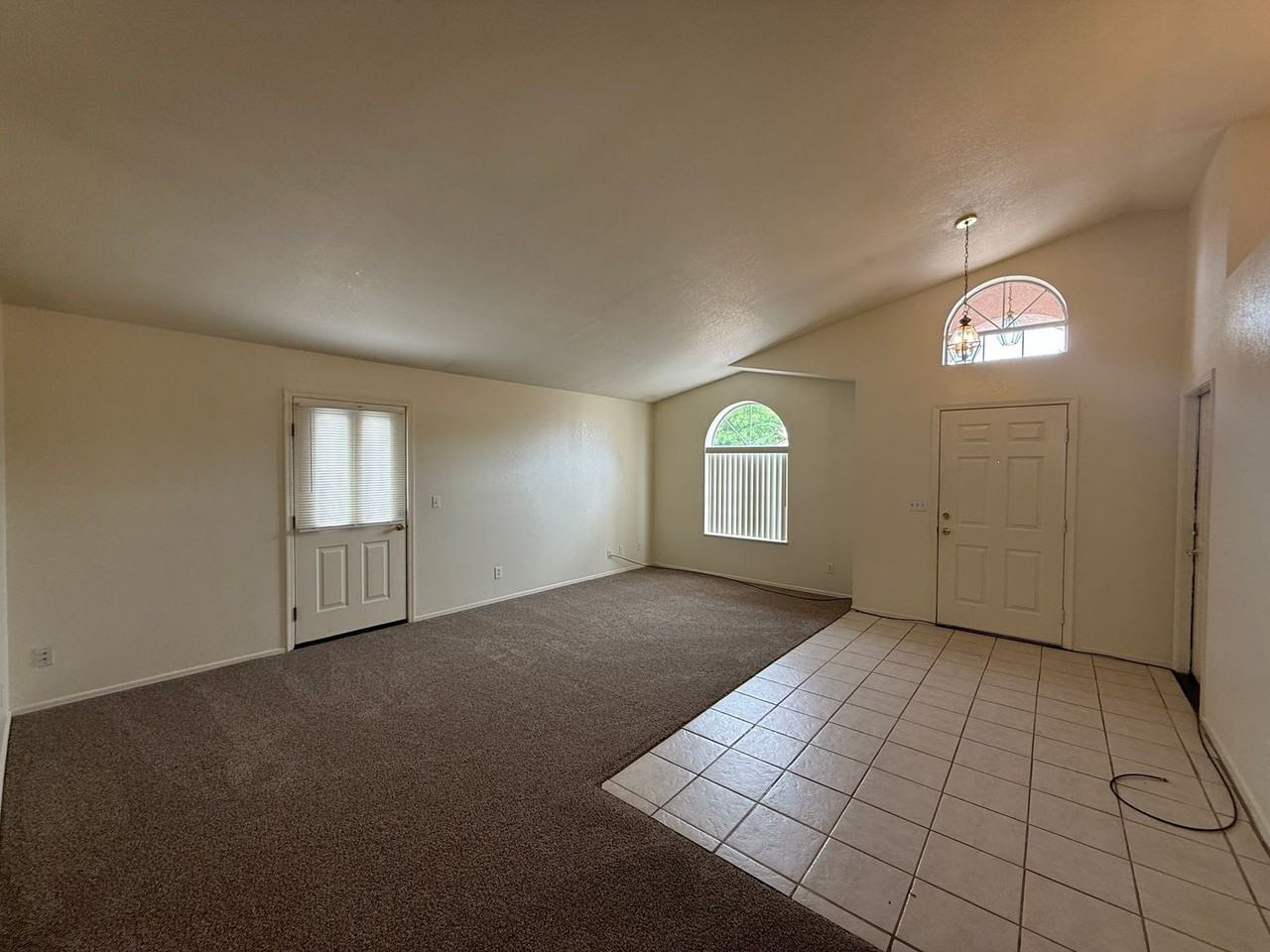 3932 Lindsey Ave - Photo 2 of 11