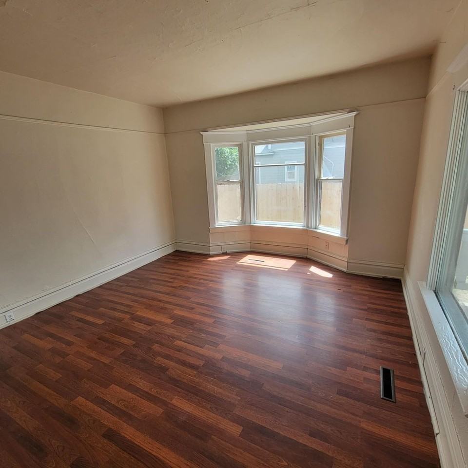 2112 N Astor St - Photo 3 of 11