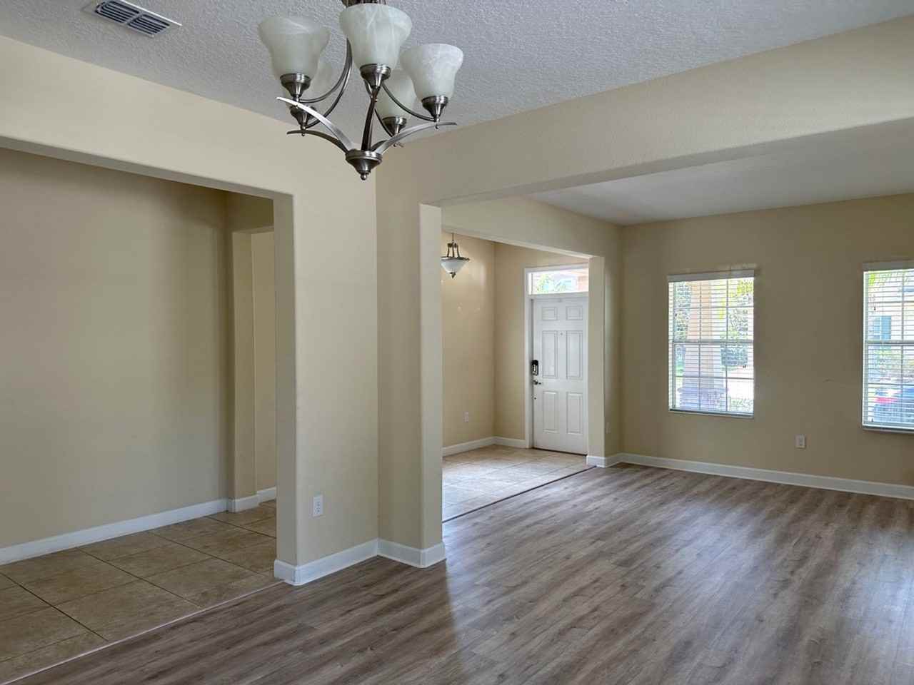 15153 Driftwood Bend St - Photo 4 of 23