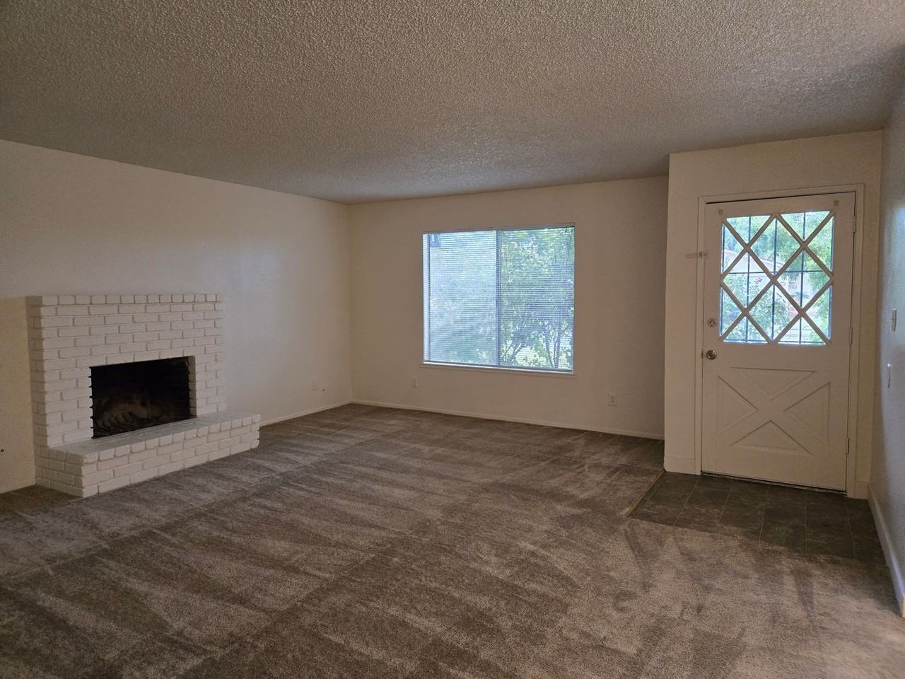 545 Bluefield Ave - Photo 2 of 10