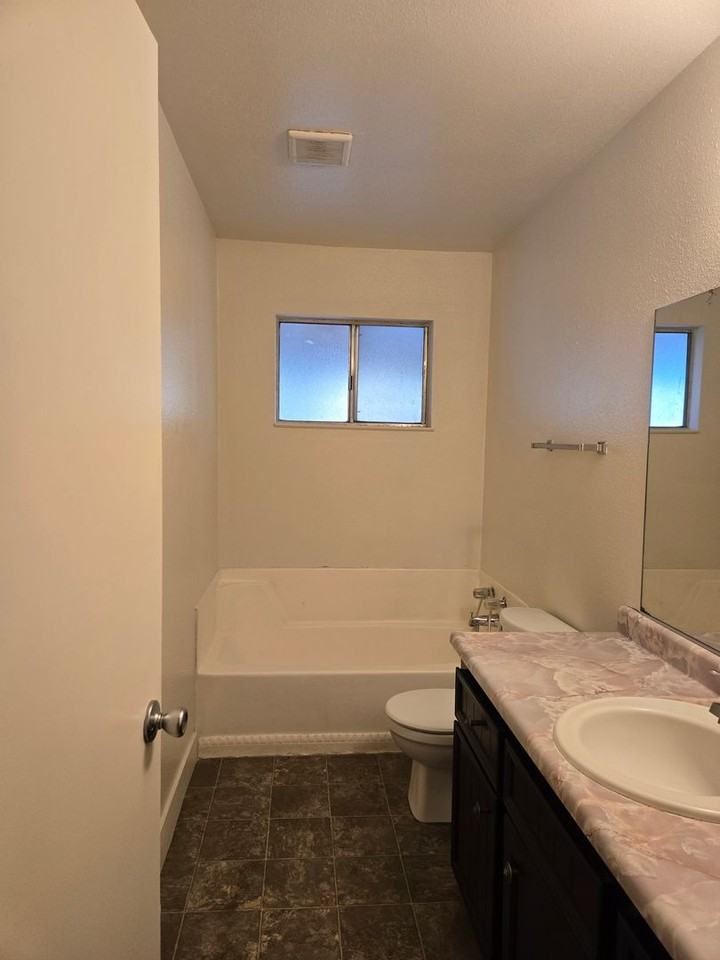 545 Bluefield Ave - Photo 5 of 10