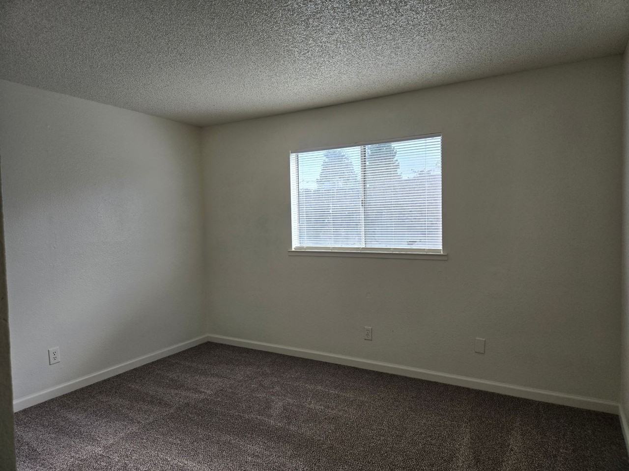 545 Bluefield Ave - Photo 7 of 10