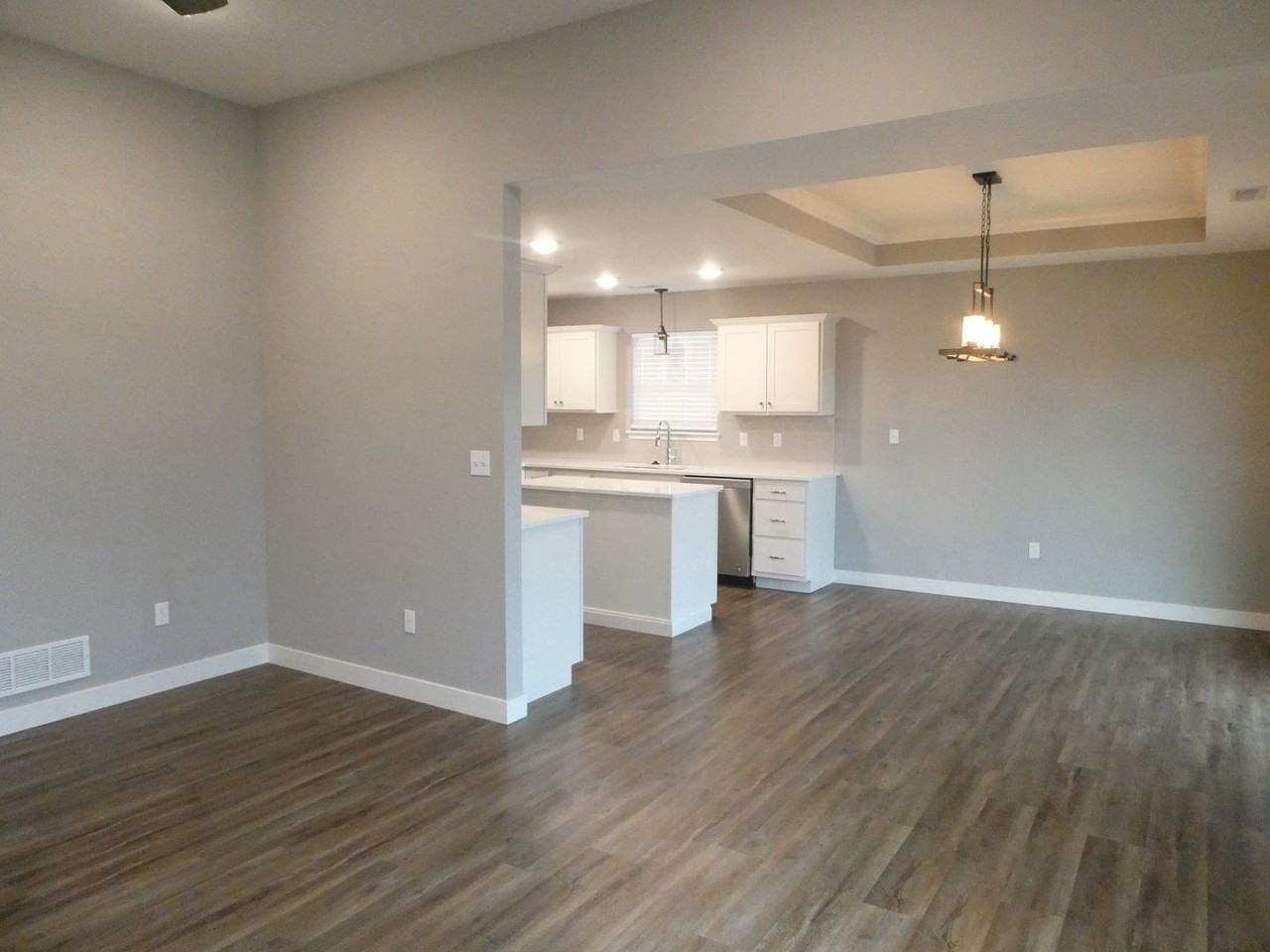 305 Green Meadows Cir - Photo 3 of 20