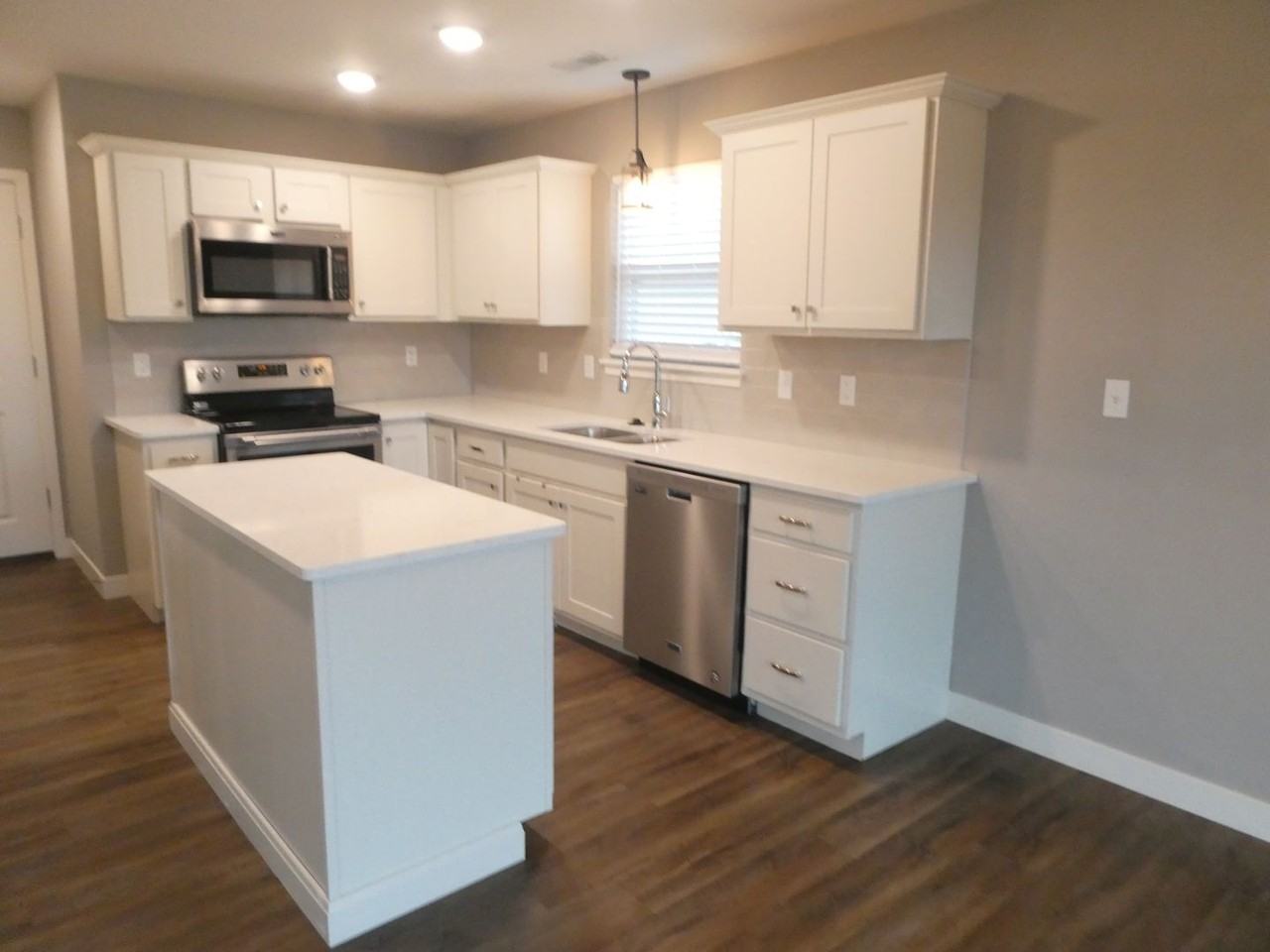 305 Green Meadows Cir - Photo 4 of 20