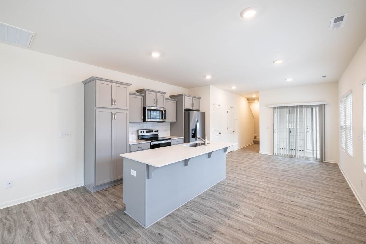 461 Kinnerton Pl - Photo 3 of 19
