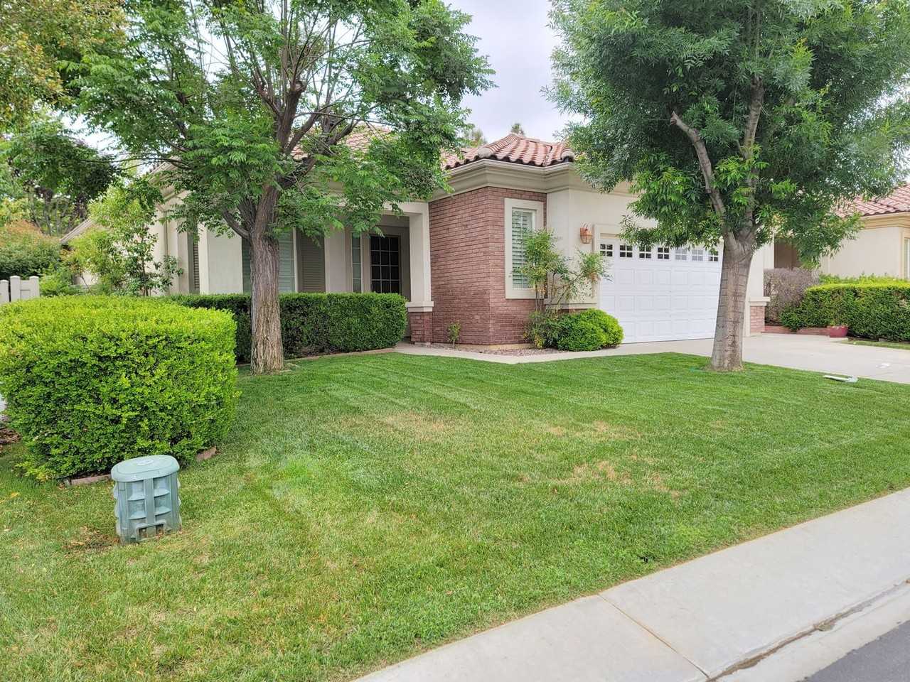 1744 Sarazen St - Photo 2 of 19