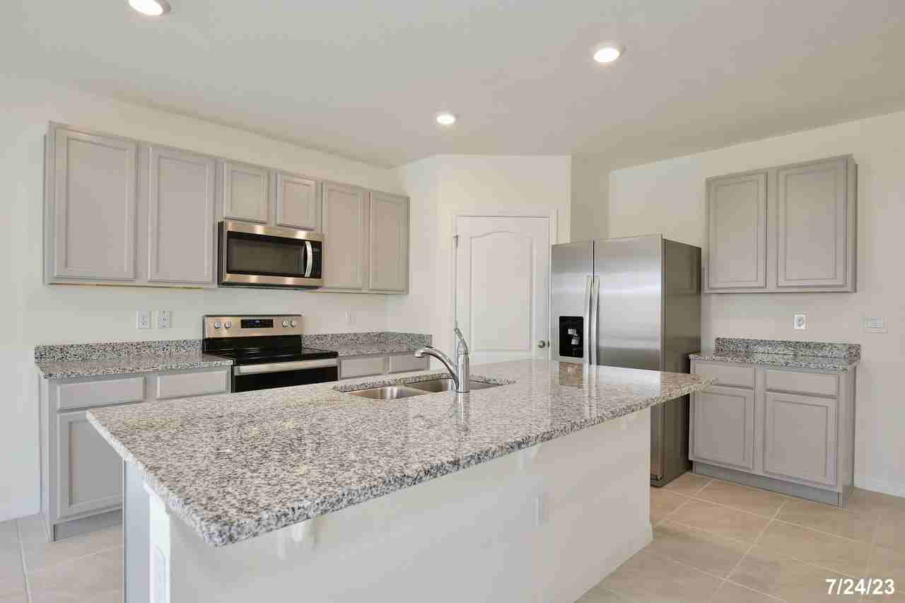 3153 Eastgrove Ter - Photo 5 of 30