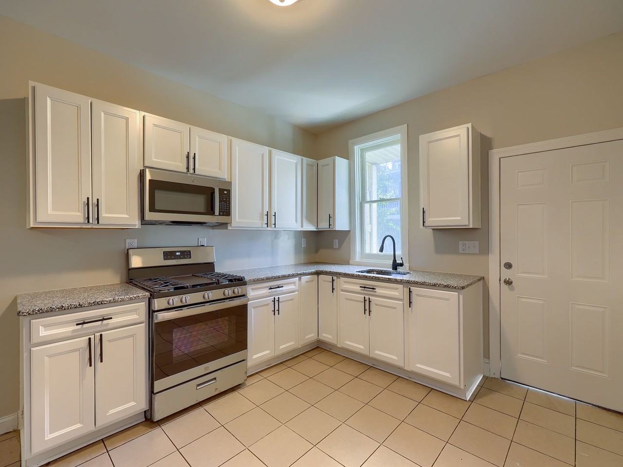 2032 Susquehanna St - Photo 2 of 24