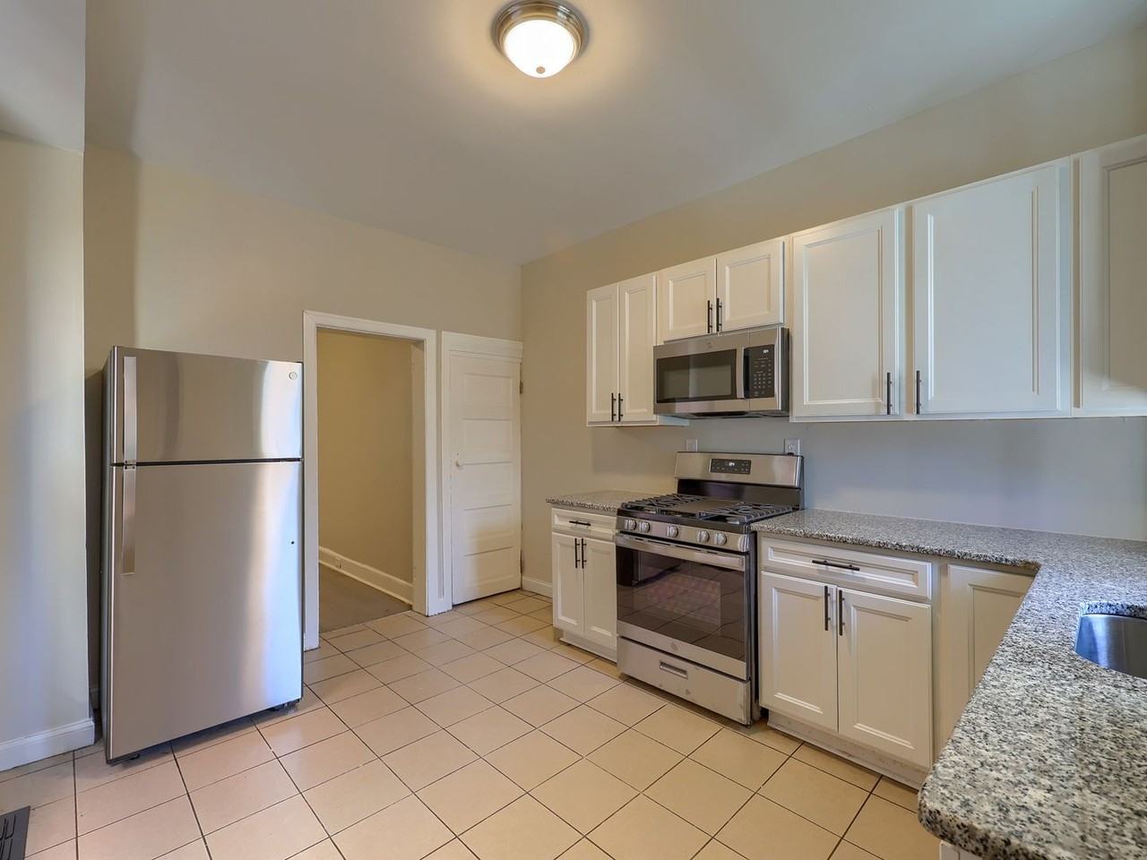 2032 Susquehanna St - Photo 4 of 24