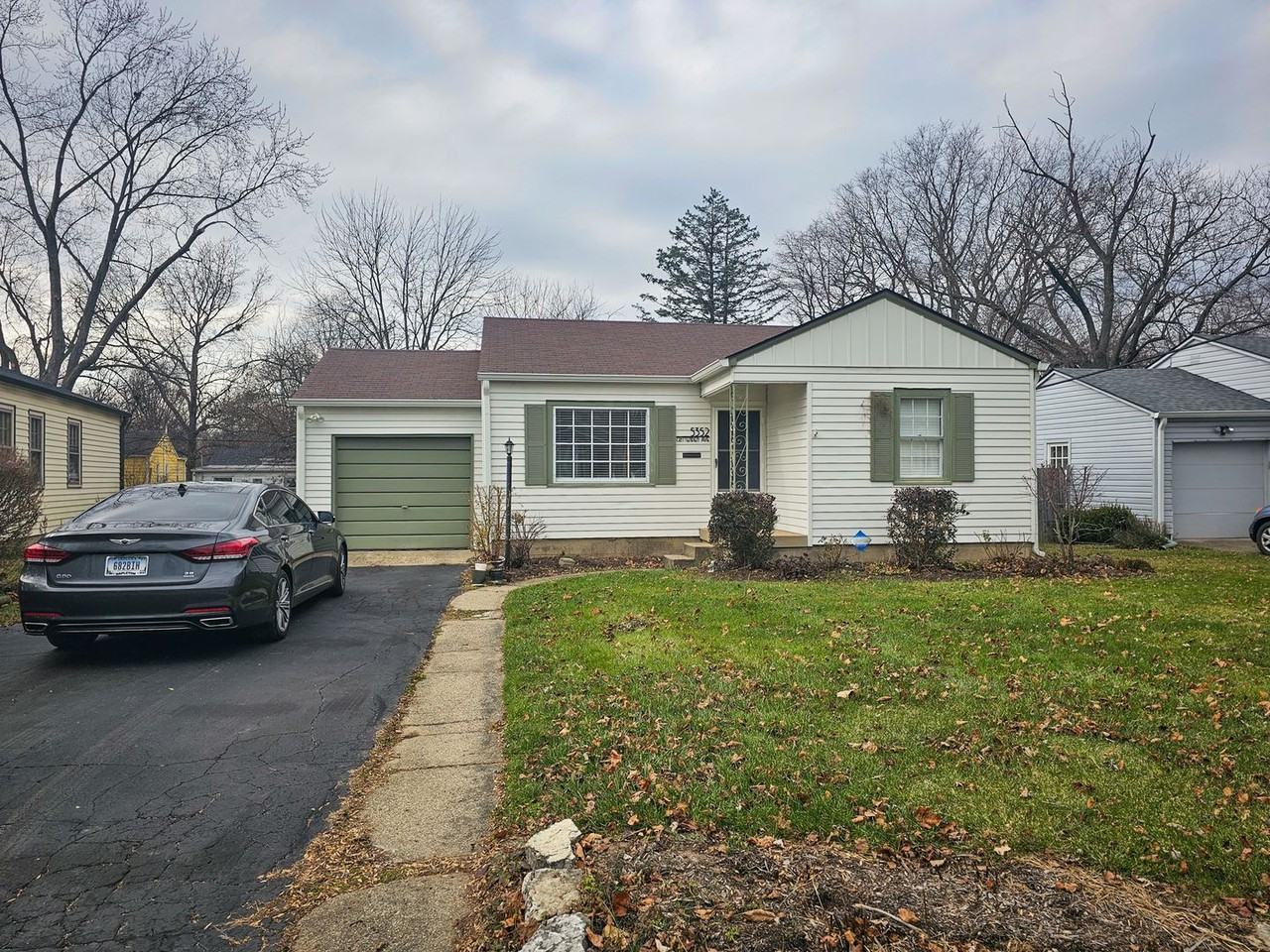 5352 Crittenden Ave - Photo 2 of 34