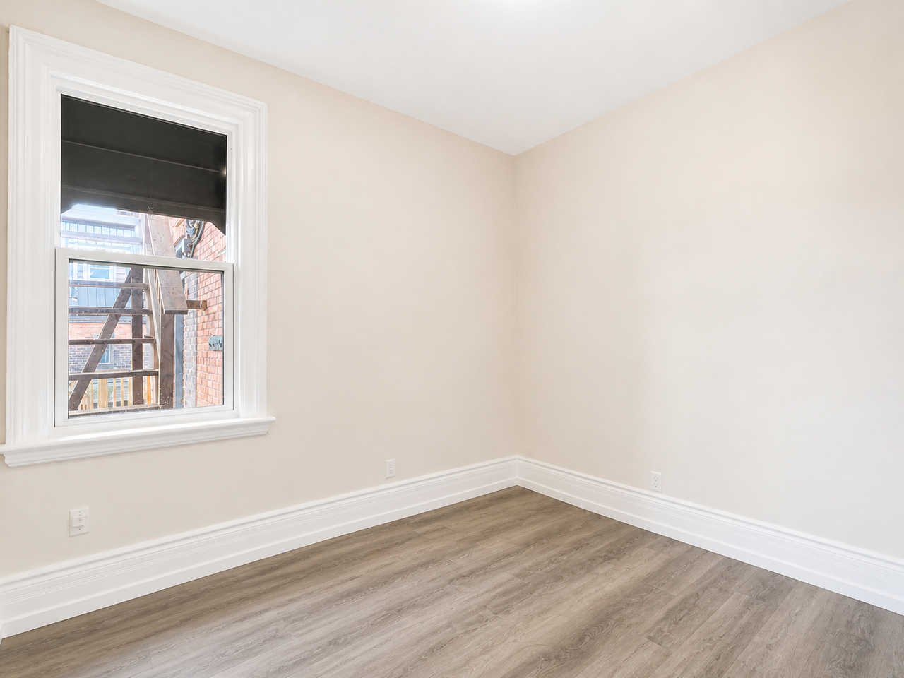 160 Sherman Avenue North #2 - Photo 6 of 9