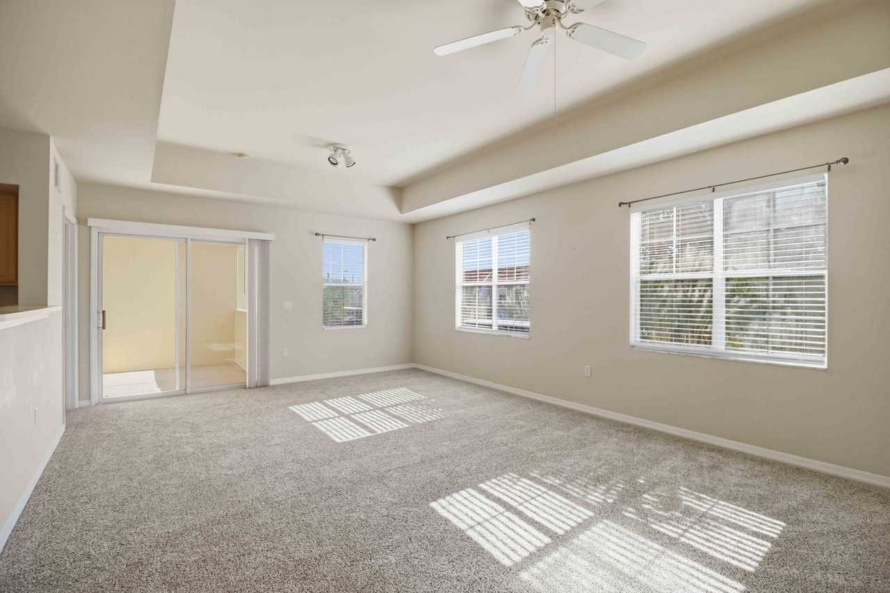 1015 Villagio Cir #201 - Photo 3 of 40