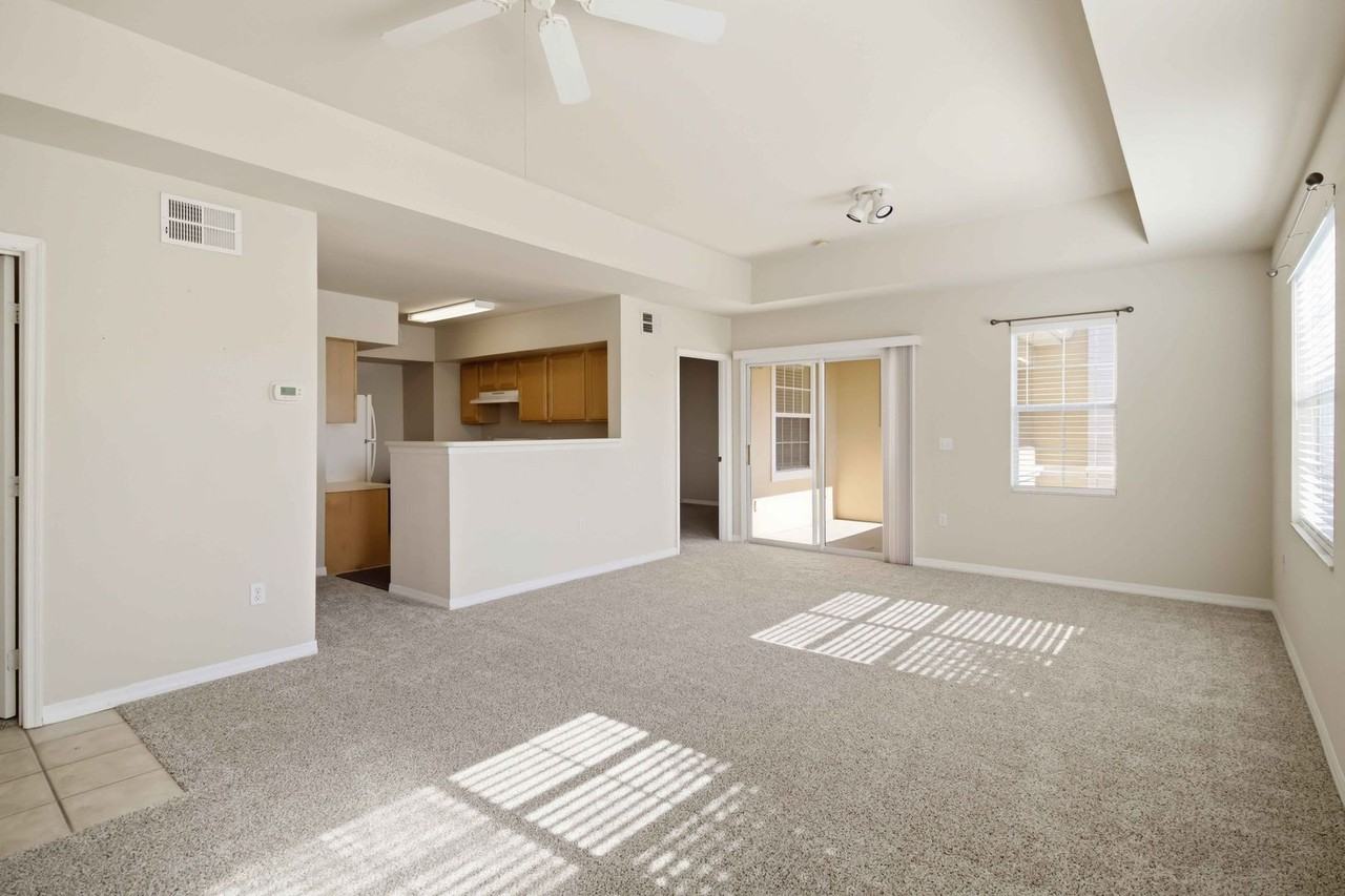 1015 Villagio Cir #201 - Photo 4 of 40