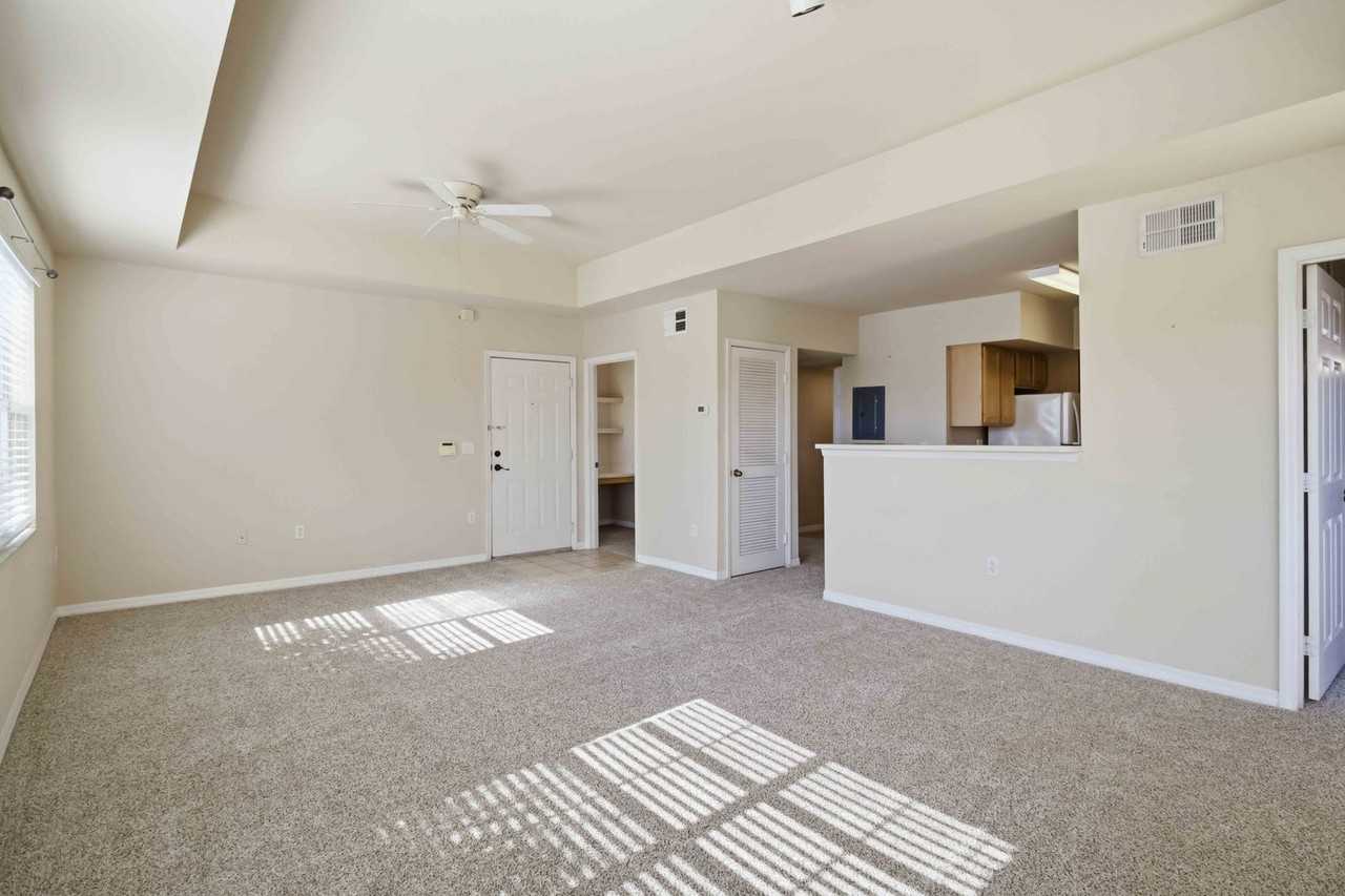 1015 Villagio Cir #201 - Photo 6 of 40