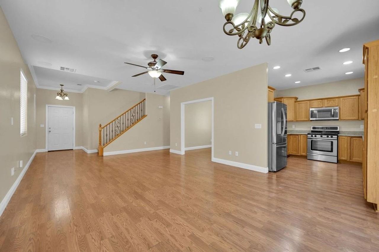 5675 Diamond Palm Ct - Photo 2 of 19